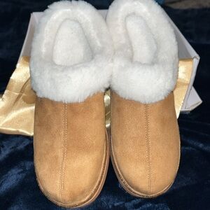 Brown Shearling Women's Slippers HSN Made by Joy Mangano. Love these, stylish ❤️